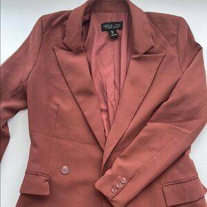 Rachel Zoe Burgandy Blazer with Notched Lapels and Structured Shoulders